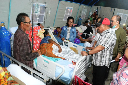 Gubernur Maluku Tinjau Korban Gempa di RSUD Ambon