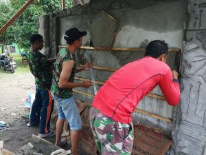 Simbol Kebersamaan TNI dengan Rakyat, Satgas Kodim 1801/Manokwari Bangun Tugu  Prasasti TMMD