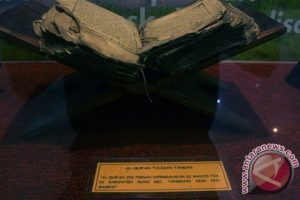 Masjid Agung Palembang Pamerkan Al Quran Tertua di Asia Tenggara