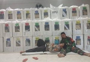 Pengabdian Tanpa Batas, TNI/Polri Solid