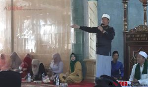 Ditanya Pilih Jokowi atau Prabowo, Ustad Solmed Tertawa,  Ia Imbau Warga Papua Barat Nikmati Pesta Demokrasi