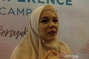 Dewi Sandra Ingin Pahami Alquran pada Ramadhan Ini