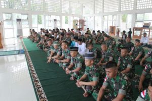 Warga Perbatasan dan Satgas Pamtas RI-Papua New Guinea Sholat Ied Bersama