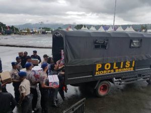 Polda Maluku Distribusikan Bantuan Bagi Korban Gempa