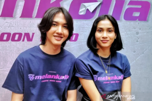 Ari Irham dan Aghniny Haque Riset Demi “Generasi 90an: Melankolia”