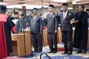 Usai Disumpah Pimpinan DPR Papua Barat Resmi Emban Amanah 2019-2024