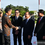 Presiden Jokowi Bertolak ke Abu Dhabi