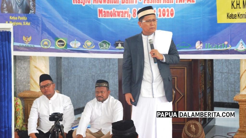 Taushiyah KH M Cholil di Masjid Nurul Fatah Manokwari , Hijrah itu dari Maksiat ke Taat