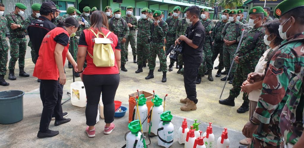 Lawan COVID-19, Kodim Manokwari  Edukasi Babinsa Buat Cairan Disinfektan