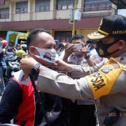 Kampanye Protokol Kesehatan, Polda Papua Barat Bagi 200 Ribu Masker