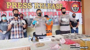 Ditresnarkoba Polda Papua Barat Tangkap Pengedar Ganja di Pelabuhan Marampa