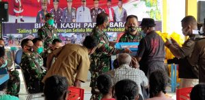 Masyarakat Menikmati Bulan  Kasih Sambut HUT Kodam XVIII/Kasuari