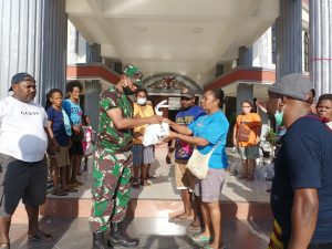 Jelang Perayaan Natal, Kodim Manokwari Gelar Bakti Sosial di Gereja Santo Agustinus