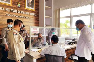Kepala Suku Batak Papua Barat Lapor Ambroncius ke Polda
