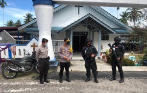 Kapolres Tinjau Pelaksanaan Ibadah Jumat Agung, Teluk Wondama Aman