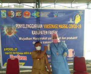 Bupati – Wakil Bupati – Sekda Serta 758 Warga Fakfak Berhasil Jalani Vaksinasi Covid -19