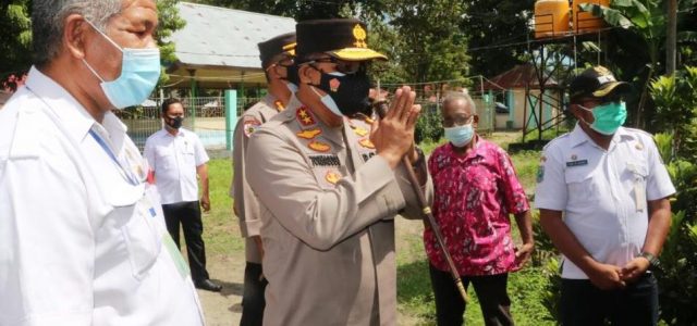 Kapolda Papua Barat Tinjau Vaksinasi Massal dan Semangati Warga Yang Isoman