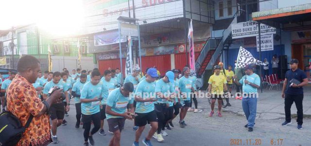 Bupati Hermus Indou Lepas Lari 10 Kilometer Wicom Run 2021