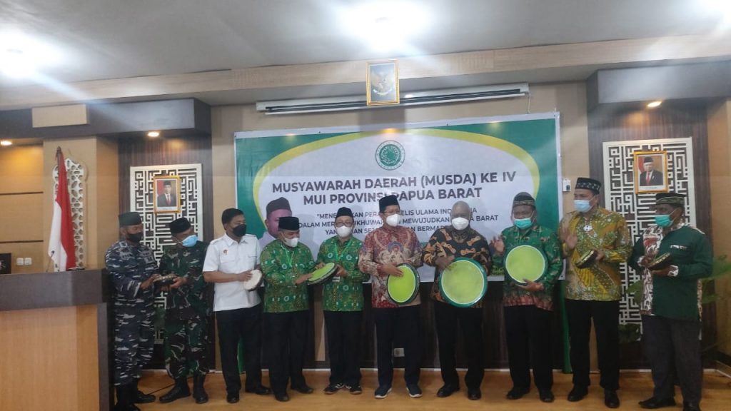 Ahmad Nausrau Kembali Terpilih Menjadi Ketua MUI Papua Barat 2021-2026