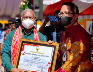 Setoran PBBKB Meningkat, Pertamina Patra Niaga Regional Papua Maluku Terima Penghargaan dari Pemda Papua Barat