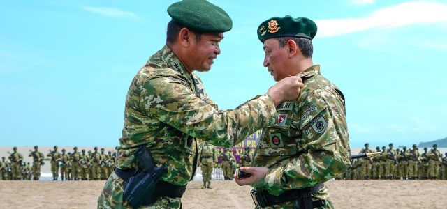 Jadi Warga Kehormatan Kostrad, Kapolri: TNI-Polri Bersinergi Jaga Negara dan Rakyat Indonesia