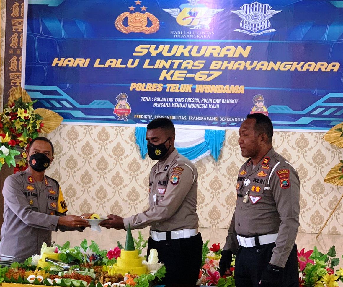 Polres Teluk Wondama Syukuran Hari Lalu Lintas Bhayangkara Ke-67 ...