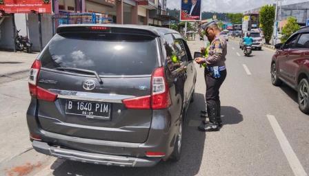 Satlantas Polres Manokwari Tertibkan Kendaraan Dengan Nomor Polisi Luar Daerah Papua Barat