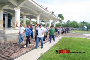 Usai Apel Pagi, Asisten II, Staf Ahli dan ASN Pemprov Papua Barat Olahraga Bersama
