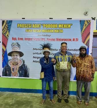 Prosesi Adat Podour Mehen Paulus Waterpauw Sebagai Putra Mbaham Matta ...