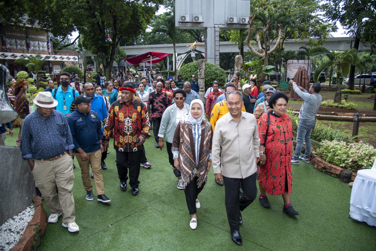 PJ Gubernur Velix Wanggai Jalin Kerjasama, Promosi Kebudayaan ...