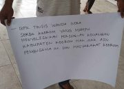 Warga ke Kantor Bupati Keerom Minta Bebaskan Sekda dari Tuntutan Korupsi