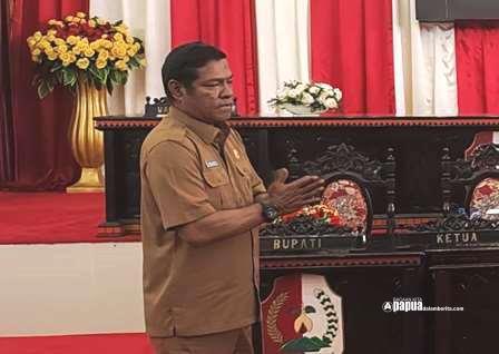 Kepala Bappeda dan Litbang Fakfak