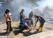 20 Kubik Sampah Plastik Diangkut dari Teluk Sawaibu