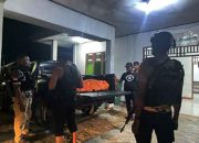 Satgas Damai Cartenz dan Polres Yahukimo Evakuasi Korban Diduga Ulah KKB