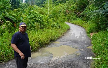 Ketua Fraksi DPRP Papua Barat