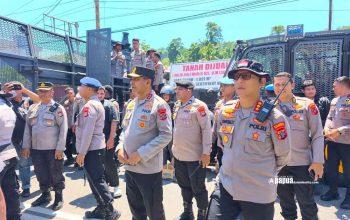 Kapolda Papua Barat Turun Langsung Kawal Aksi Mahasiswa, Humanis