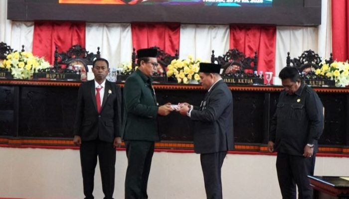 Sampaikan LKPJ 2025, Bupati Fakfak Paparkan Kenaikan PAD hingga 48 Persen