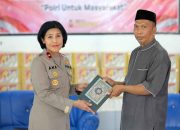 Polda Papua Barat Serahkan Sembako dan Al-Qur’an ke Pesantren Hidayatullah