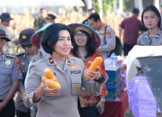 Tanam Jagung dan Panen Bersama Petani, Wujudkan Program Nasional Swasembada Bibit Dan Pangan Di Papua Barat