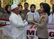 Sambut HUT ke-78 Polwan RI, Polwan Polda Papua Barat Salurkan Al-Qur’an dan Gelar Ibadah Bersama di Masjid Al-Muhajirin