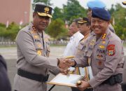 Kapolda Papua Barat Beri Penghargaan Satker Berprestasi