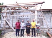 Kapolda Papua Barat Hadiri Pemasangan Atap Rumah Pastori GKI Syalom Anday