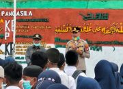 Bukan Cuma Bagi Masker, Kapolres Fakfak Titip 4 Pesan Penting kepada Pelajar