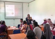 TIM 2 TEP UNHAS Latih Warga Weri dan Saharey Susun Business Model Canvas