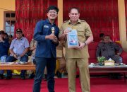 Tim Ekspedisi Patriot UNPAD Sampaikan Inovasi Probiotik Pertanian kepada Bupati Fakfak