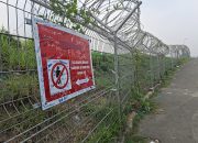 Sampah Warga Ancam Keselamatan Penerbangan di Rendani