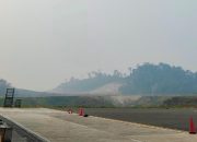 Puluhan Penumpang Tertahan di Bandara Siboru Imbas Kabut Asap